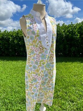 Smith & Quinn Sleeveless Floral Midi Dress with White Bib Placket
